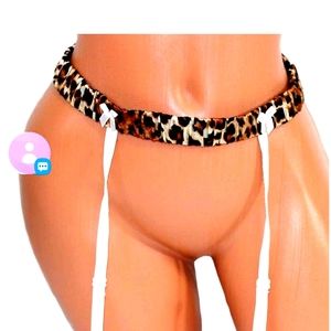 V S sexy little things garter belt